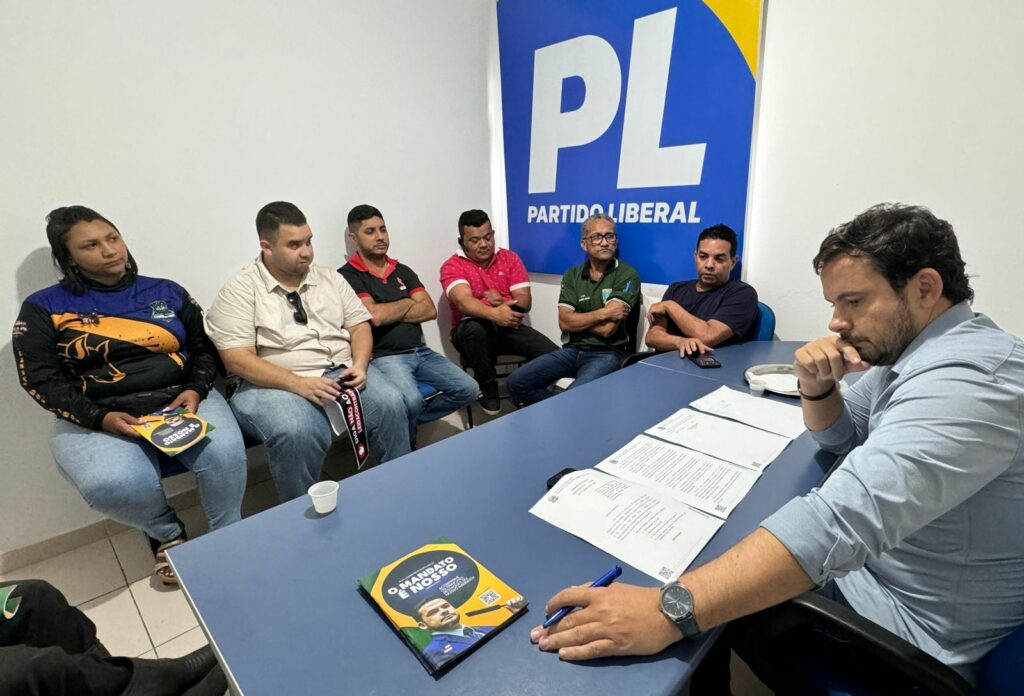 Alberto Neto trata de regulação com motoristas de aplicativos de Manaus
