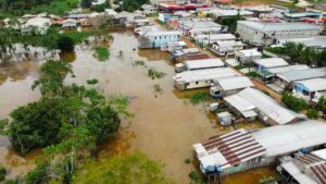 Enchente no Acre leva município do Amazonas a situação de emergência