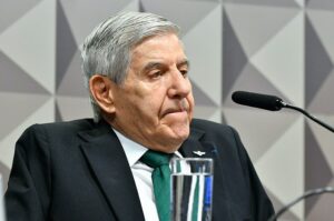 Golpe de Bolsonaro previa prisão de delegados da PF, diz diário de general