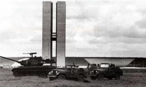 Pesquisa aponta que maioria dos brasileiros quer data do golpe de 1964 desprezada