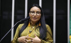Deputada bolsonarista é cassada por gasto ilícito em campanha de 2022