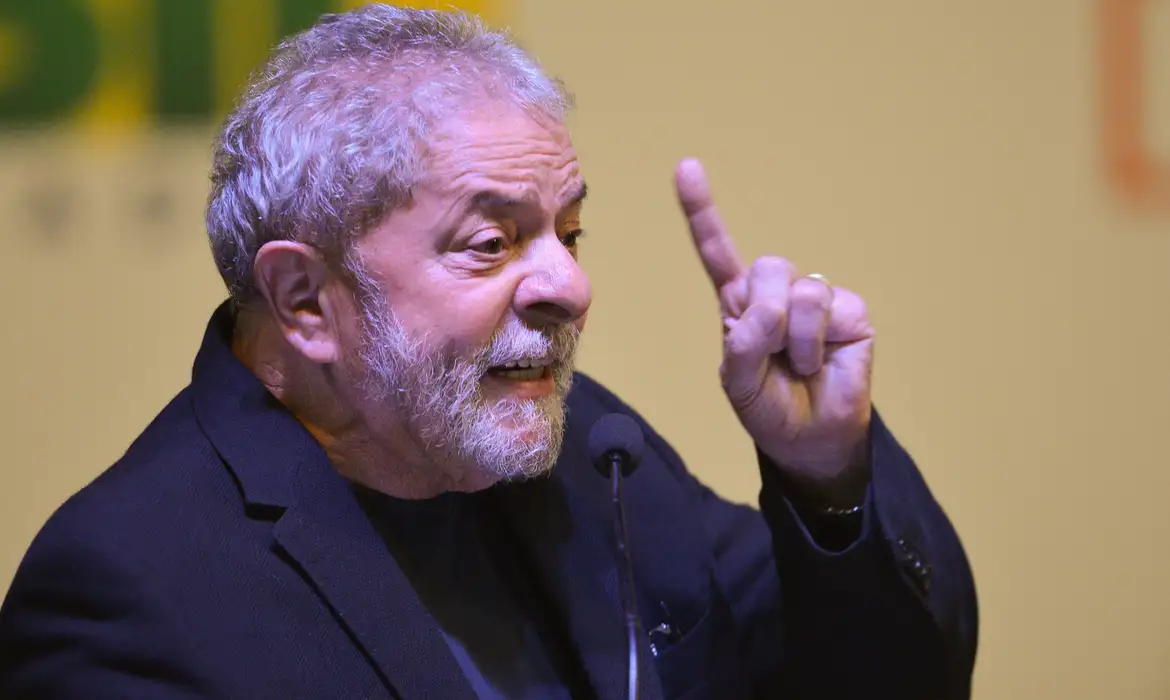 Pesquisa aponta que confiança em Lula oscilou um ponto para cima